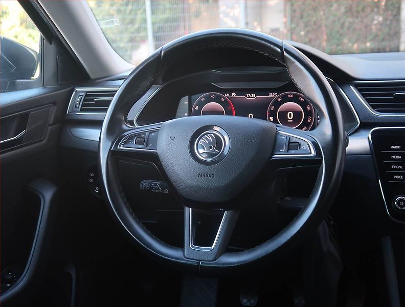 Škoda Superb (2019) Style 2.0 TDI, Serv.kniha - fotka 16 z 26