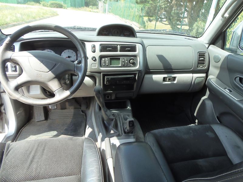 Mitsubishi Pajero Sport 2.5 TD 4x4 Facelift tažné 2.8t - fotka 10 z 23