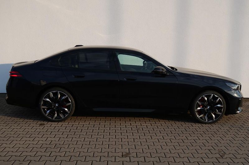 BMW Řada 5 540d xDrive Sedan - fotka 5 z 6