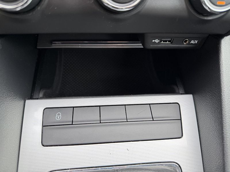 Škoda Octavia 2.0 TDI CR DPF Elegance Combi - fotka 18 z 28