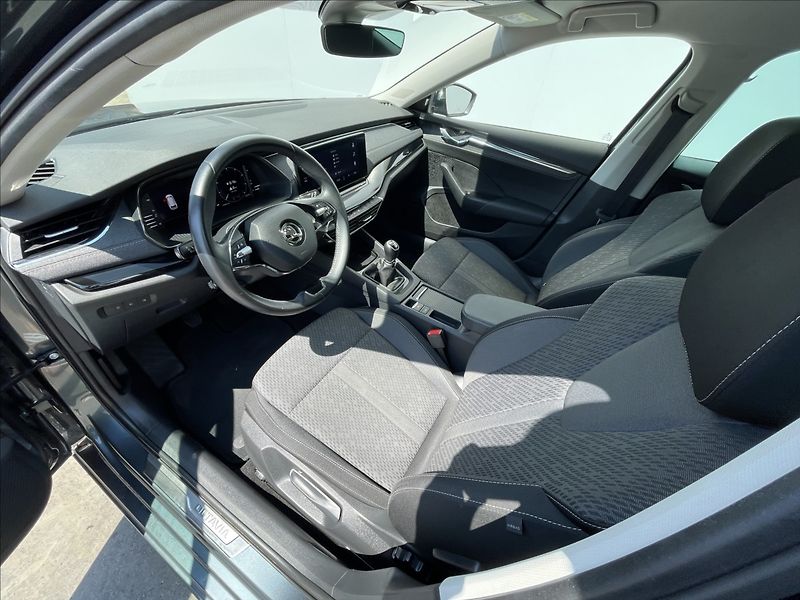 Škoda Octavia 2,0 TDI Style+ TZ+Canton+NAV - fotka 5 z 23