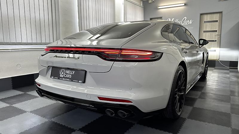 Porsche Panamera TURBO S E-HYBRID 700 koní - fotka 6 z 51