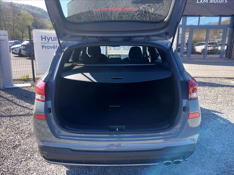 Hyundai i30 1,5 T-GDi N-LINE DCT - fotka 20 z 22