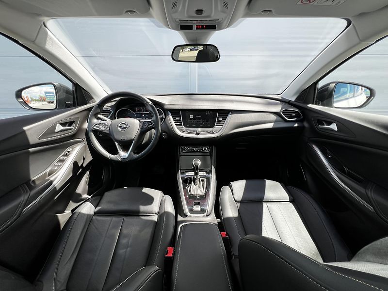 Opel Grandland X 1.6T 133kW Aut. Innovation TZ  - fotka 8 z 27