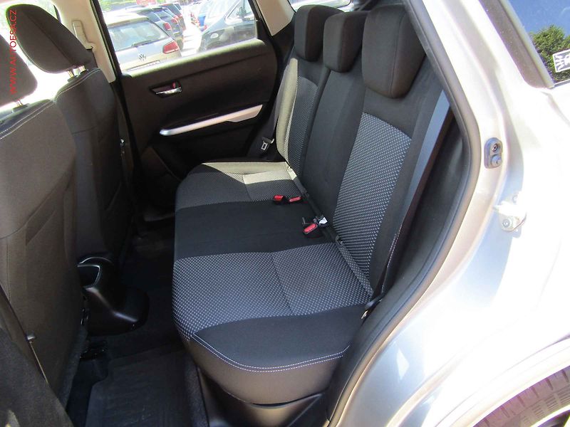 Suzuki Vitara (2017) 1.6i 4x4, ČR, Klima, temp - fotka 10 z 18