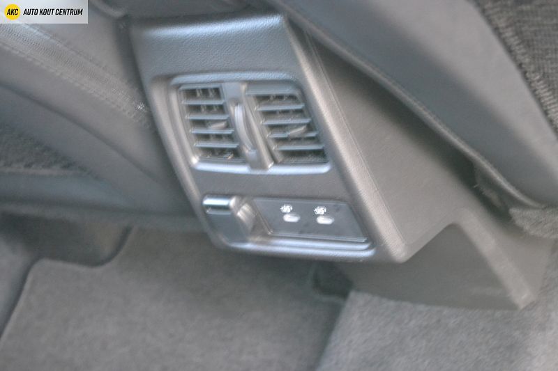 Renault Captur techno E-Tech full hybrid 145 - fotka 14 z 51