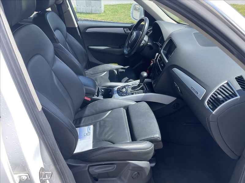 Audi Q5 3,0 TDi Quattro S-Line CZauto - fotka 15 z 44
