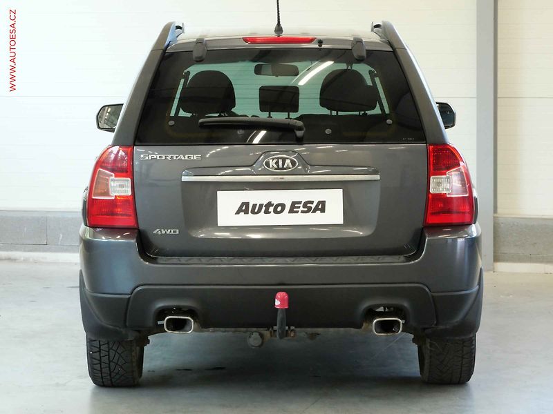 Kia Sportage (2008) 2.0i 4x4, ČR, AC, výhřev sed - fotka 5 z 21