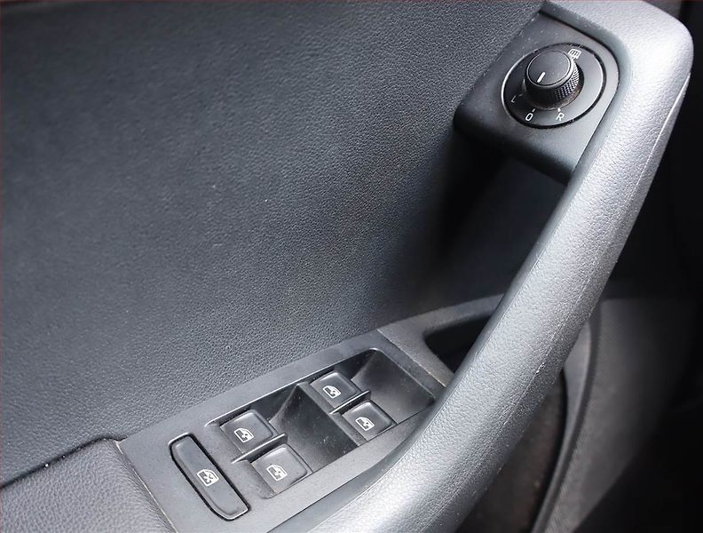 Škoda Octavia (2016) 1.6 TDI, Serv.kniha, Tempomat - fotka 15 z 17