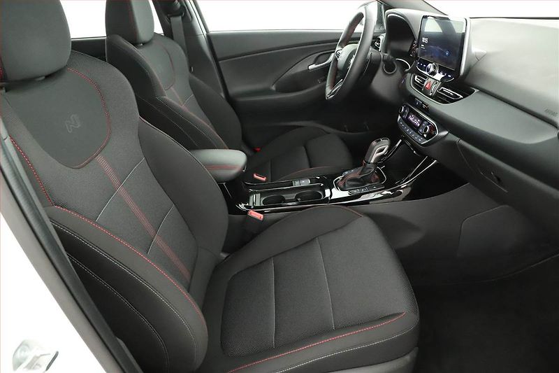 Hyundai i30 (2025) 1.5 T-GDI MHEV 48V, N-LINE - fotka 7 z 22