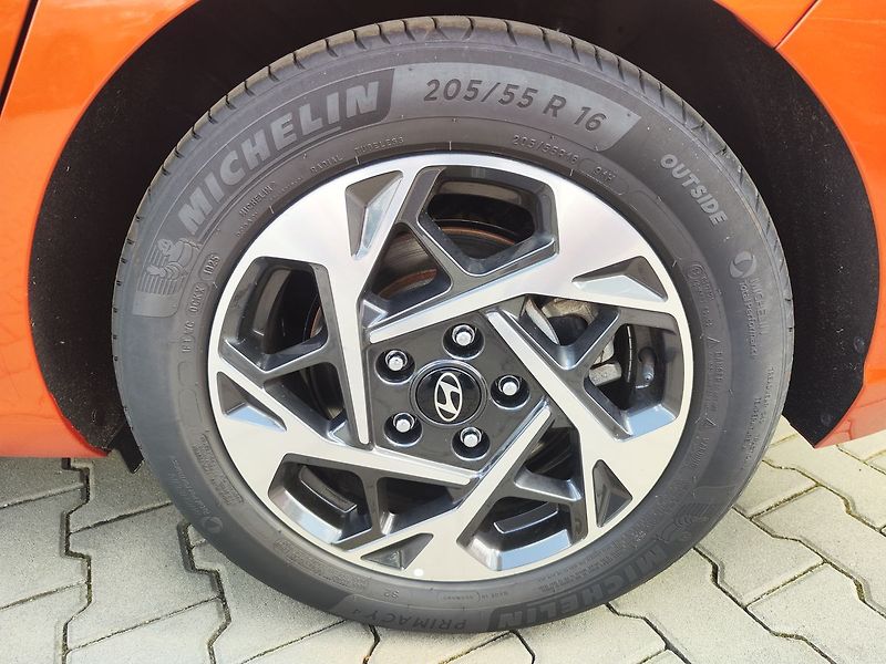 Hyundai i30 1.0 T-GDI/74kW Style DCT - fotka 36 z 37