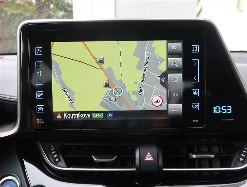 Toyota C-HR (2019) Selection 1.8 Hybrid - fotka 16 z 21