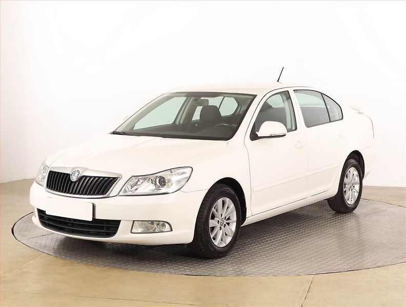 Škoda Octavia (2012) 1.6 TDI, Serv.kniha, Navi - fotka 2 z 15