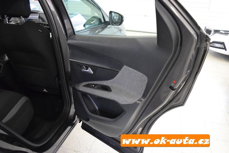 Peugeot 3008 1.5 BHDI AUTOMAT ACTIVE PACK - fotka 23 z 59