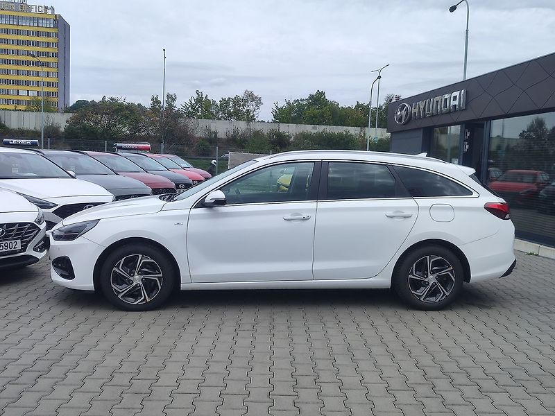Hyundai i30 1.5 T-GDI/117kW Smart MHEV - fotka 8 z 29