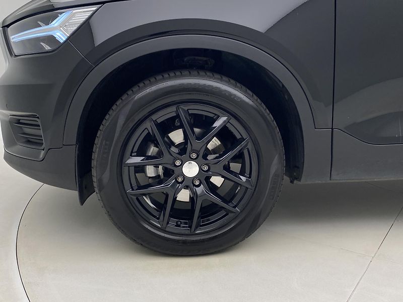 Volvo XC40 T2 KINETIC AUT REZERVACE - fotka 31 z 39
