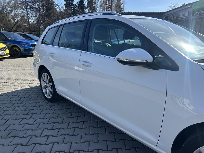 Volkswagen Golf Variant 2,0TDi Highline NAVI LEDMATRIX - fotka 9 z 69