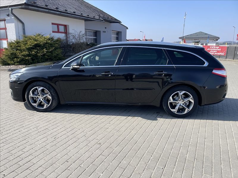 Peugeot 508 2,0 HDI 133kw SW Allure Automa - fotka 2 z 40