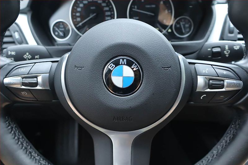 BMW Řada 3 (2015) 318 d, Automat, Serv.kniha - fotka 22 z 27