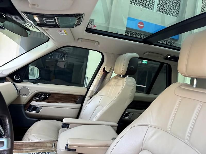Land Rover Range Rover (2018) Komfortní SUV V8 - fotka 4 z 12