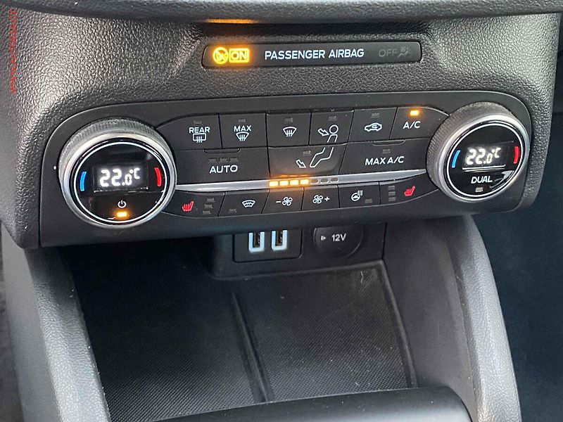 Ford Focus (2021) 1.0 EB, ST-Line, LED, navi - fotka 14 z 19