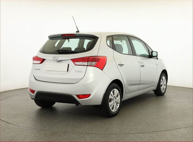 Hyundai ix20 (2015) 1.4 CVVT, Serv.kniha - fotka 5 z 16