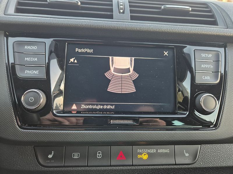 Škoda Fabia Combi 1,0 TSI Ambition TOP, zá - fotka 18 z 19