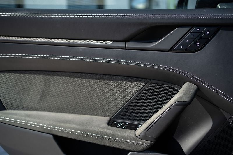 Porsche 911 Carrera GTS Coupe - fotka 26 z 28
