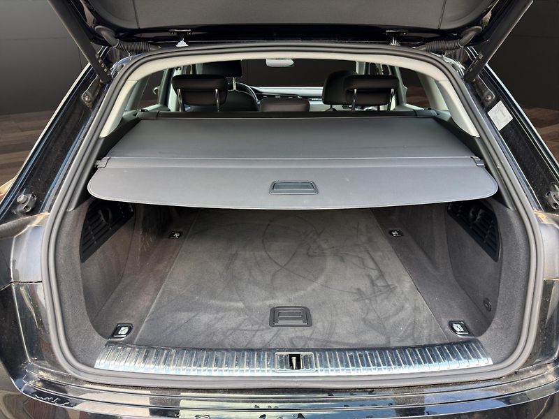 Audi e-tron (2023) 55 300KW 21 ALU  - fotka 20 z 27