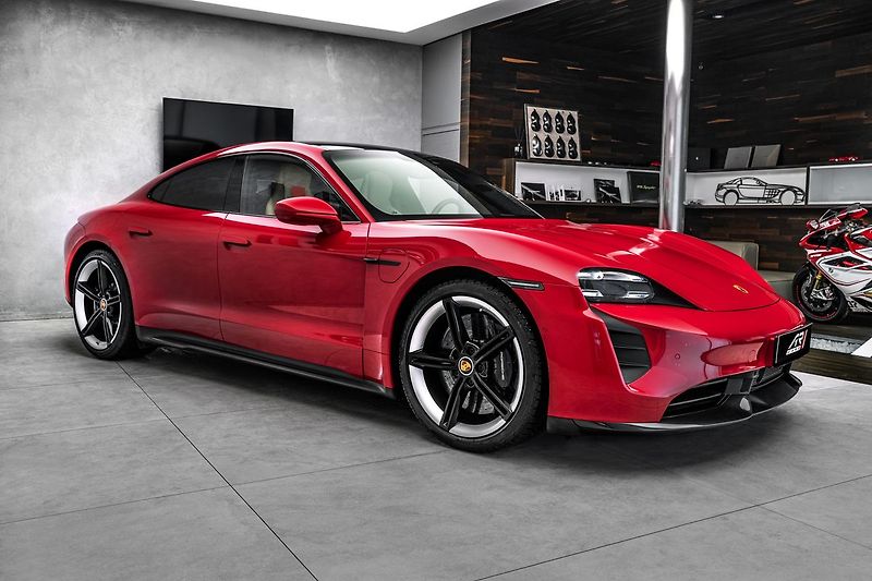 Porsche Taycan Turbo S, Approved Keramiky - fotka 4 z 23