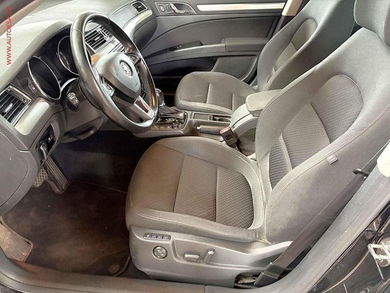 Škoda Superb (2014) 2.0 TDi, DSG, xenon - fotka 9 z 17