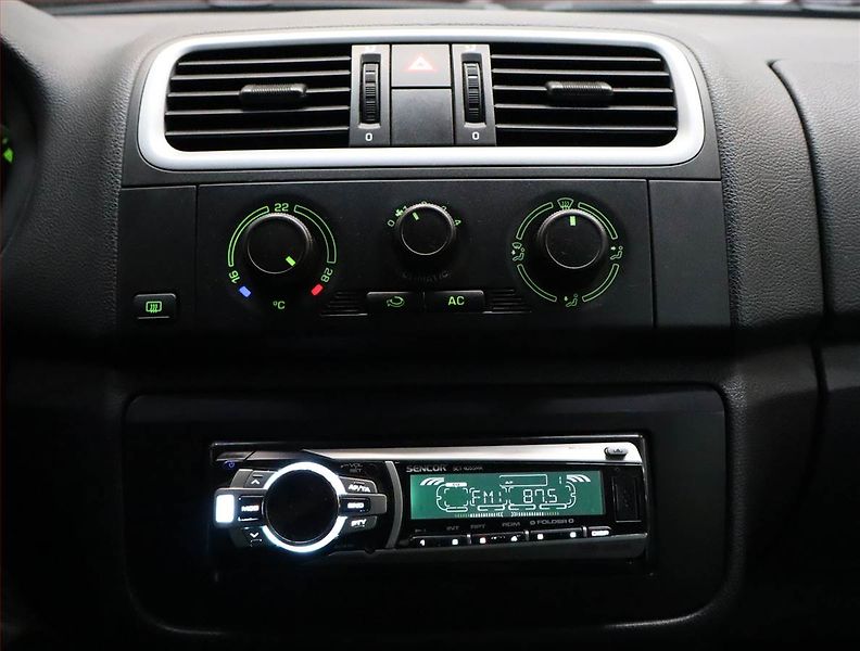 Škoda Fabia (2009) Ambition 1.2 12V, po STK - fotka 12 z 14