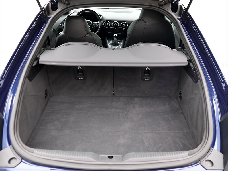 Audi TT 1,8 TFSI 132kW S-line 1.Maj - fotka 10 z 25
