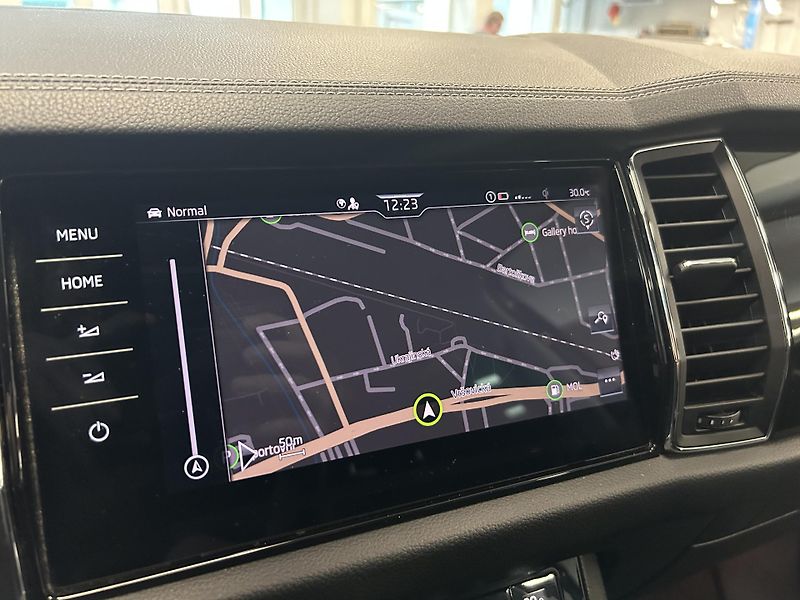 Škoda Kodiaq (2022) 2.0TDi L&K DSG 4x4 LED TZ - fotka 13 z 40