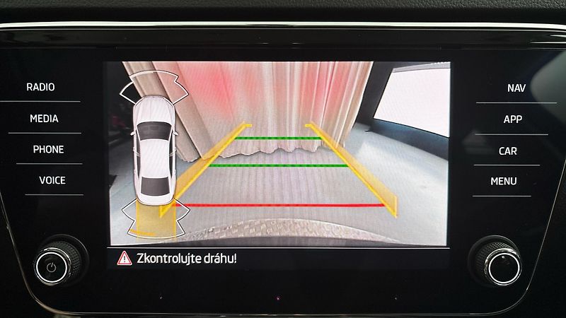 Škoda Superb 2.0 TDI DSG 4x4 Style - fotka 12 z 25