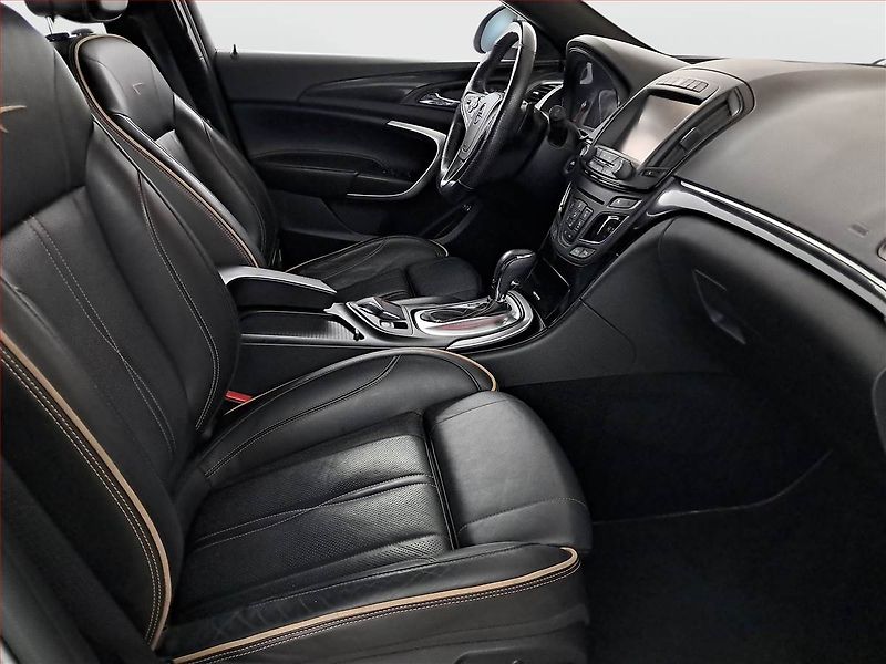Opel Insignia (2015) 2.0 BiTurbo CDTI, 4X4 - fotka 9 z 17