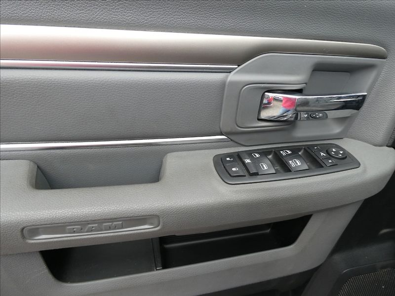 RAM 1500 5,7 HEMI Bighorn 295kW AT8 - fotka 28 z 35