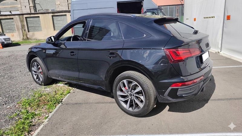 Audi Q5 (2023) Sportback S-line, B&O, Quattro - fotka 12 z 47