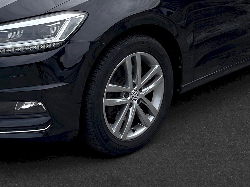 Volkswagen Touran (2017) 1.4 TSi 110kW DSG - fotka 11 z 33