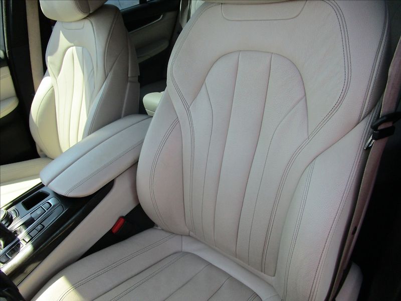 BMW X5 xDrive 30d M-Paket  ČR - fotka 23 z 70