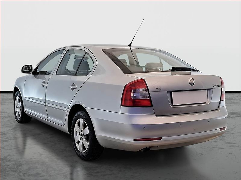 Škoda Octavia (2010) 1.6 TDI, po STK, Tažné - fotka 4 z 15