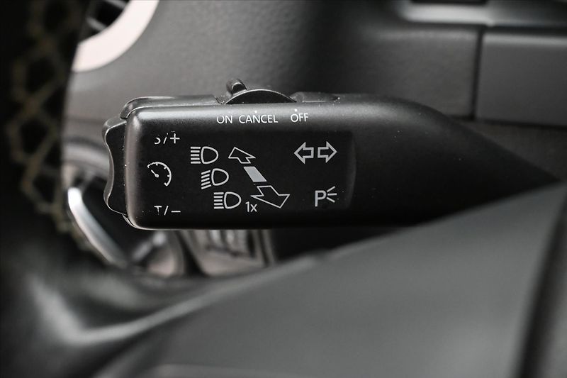 Volkswagen Tiguan 2,0 TDI 103kW 4x4 Manuál Záruk - fotka 23 z 31