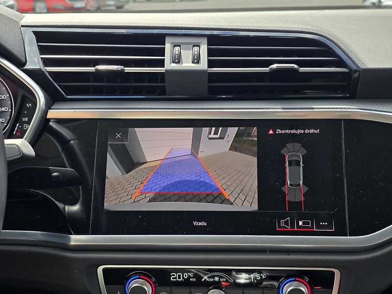 Audi Q3 (2021) SPORTBACK 2.0TFSI 140kW BUFÍK - fotka 15 z 21