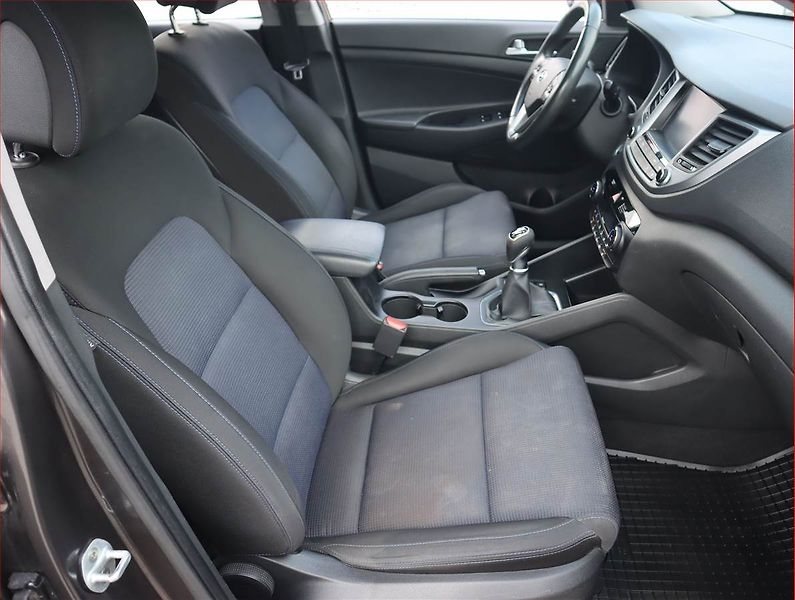 Hyundai Tucson (2016) 1.7 CRDi, Serv.kniha, Navi - fotka 9 z 19