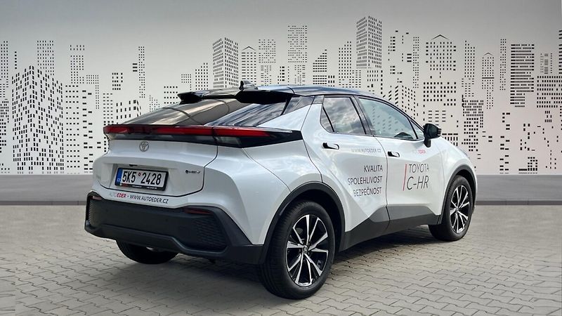Toyota C-HR 2.0 Hybrid 4x2 Style - fotka 4 z 8