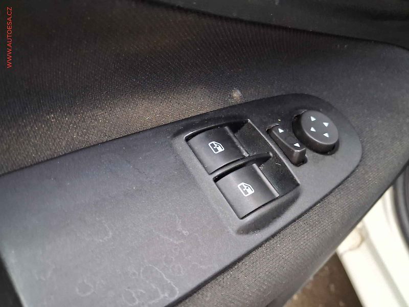 Fiat Punto (2014) 1.4i, ČR, AC, STK9/28 - fotka 13 z 13