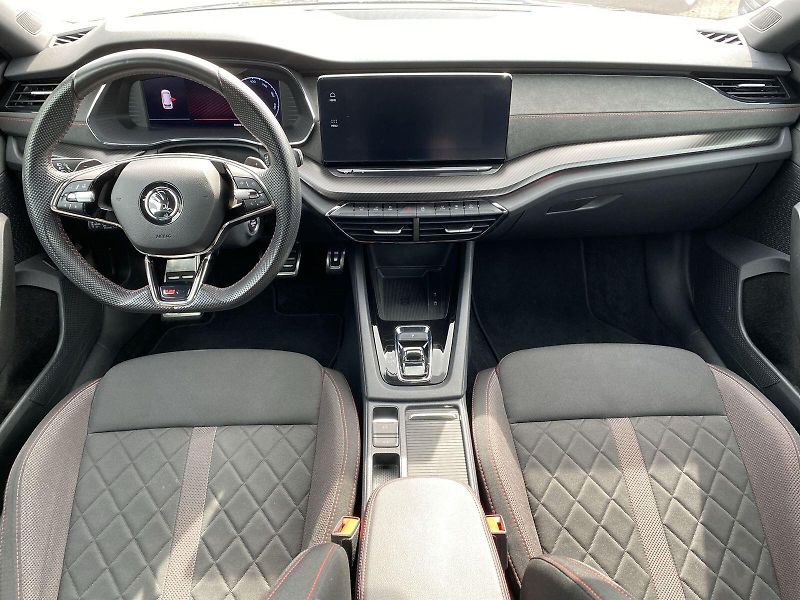 Škoda Octavia (2024) Combi 1.4 TSI iV DSG RS - fotka 5 z 35