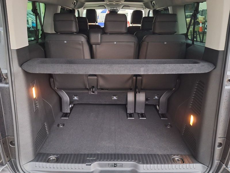 Peugeot Traveller (2025) ALLURE Long 2.2 BHDi 180k EAT8 - fotka 6 z 22