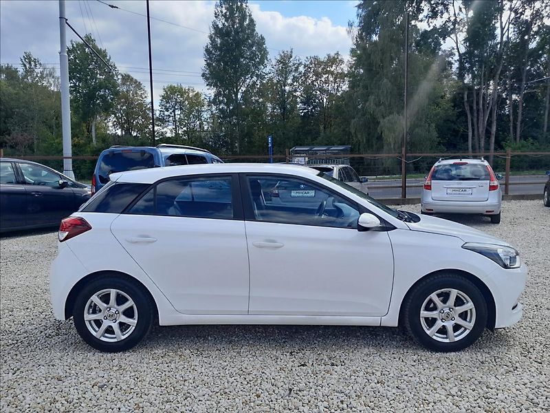 Hyundai i20 1,25i 16V 55kW - fotka 8 z 45