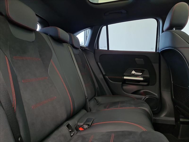 Mercedes-Benz GLA 250e AMG Line Night - fotka 19 z 21